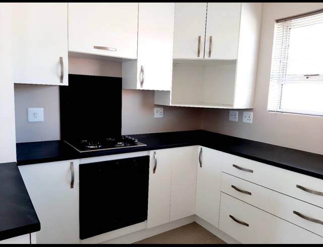 2 BEDROOM TOWNHOUSE RENTED IN FAIRVIEW